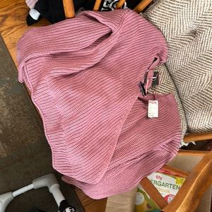 Size medium new with tags crisscross slouchy sweater